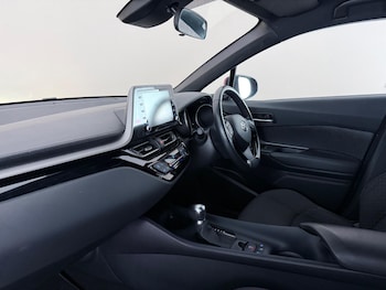 Used Toyota C-HR 2023 for sale - 79453896: Photo