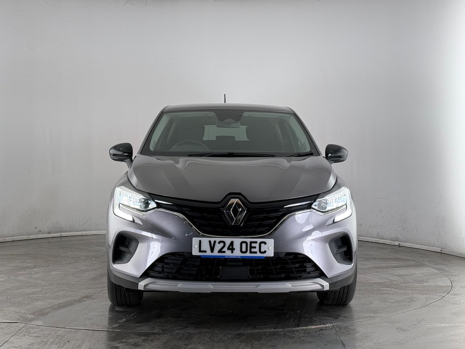 Used Renault Captur 2024 for sale - 77260658: Photo 2