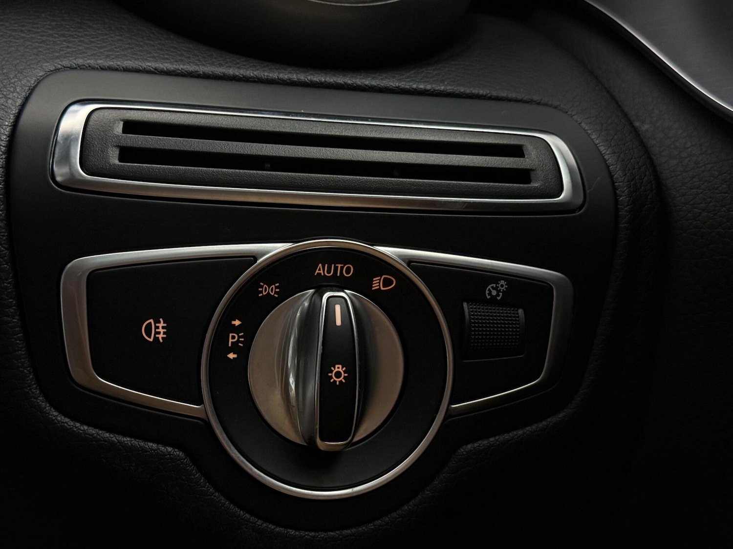 Used Mercedes-Benz C Class 2018 for sale - 77259880: Photo 29