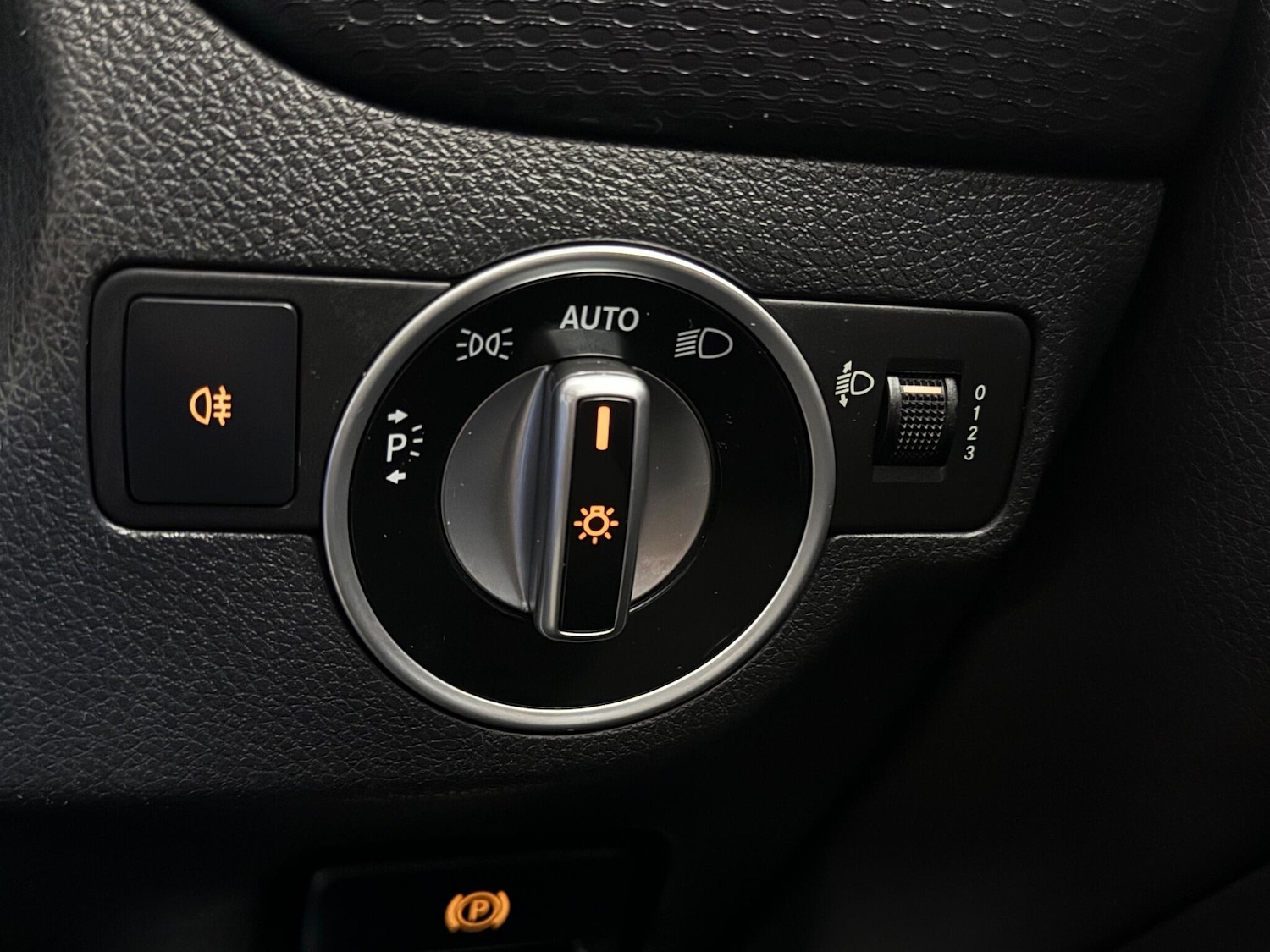 Used Mercedes-Benz A-Class 2016 for sale - 77246763: Photo 25