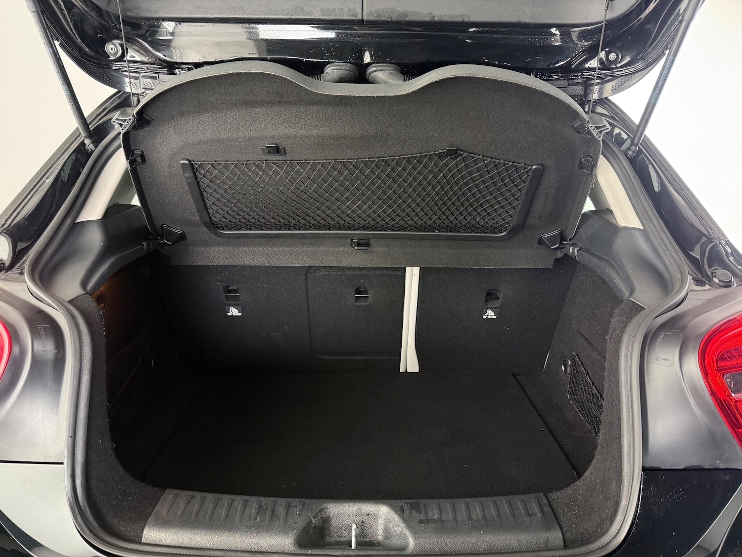 Used Mercedes-Benz A-Class 2016 for sale - 77246763: Photo 8