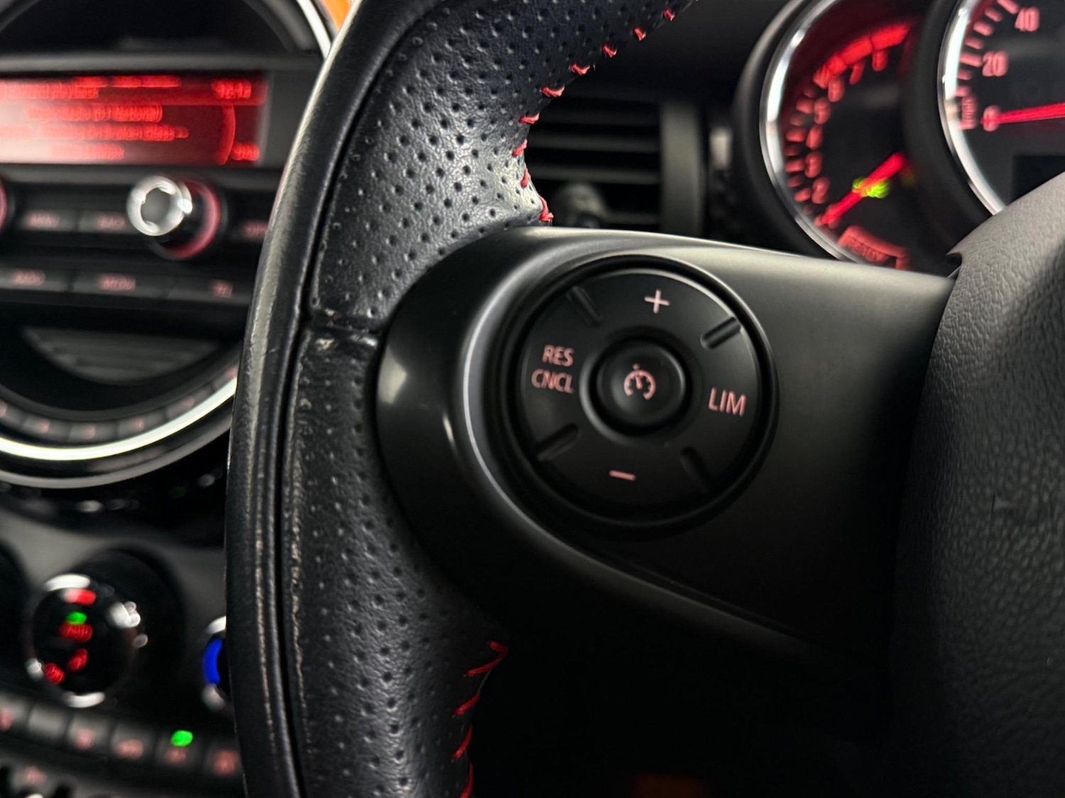 Used MINI Hatch 2017 for sale - 76466879: Photo 23