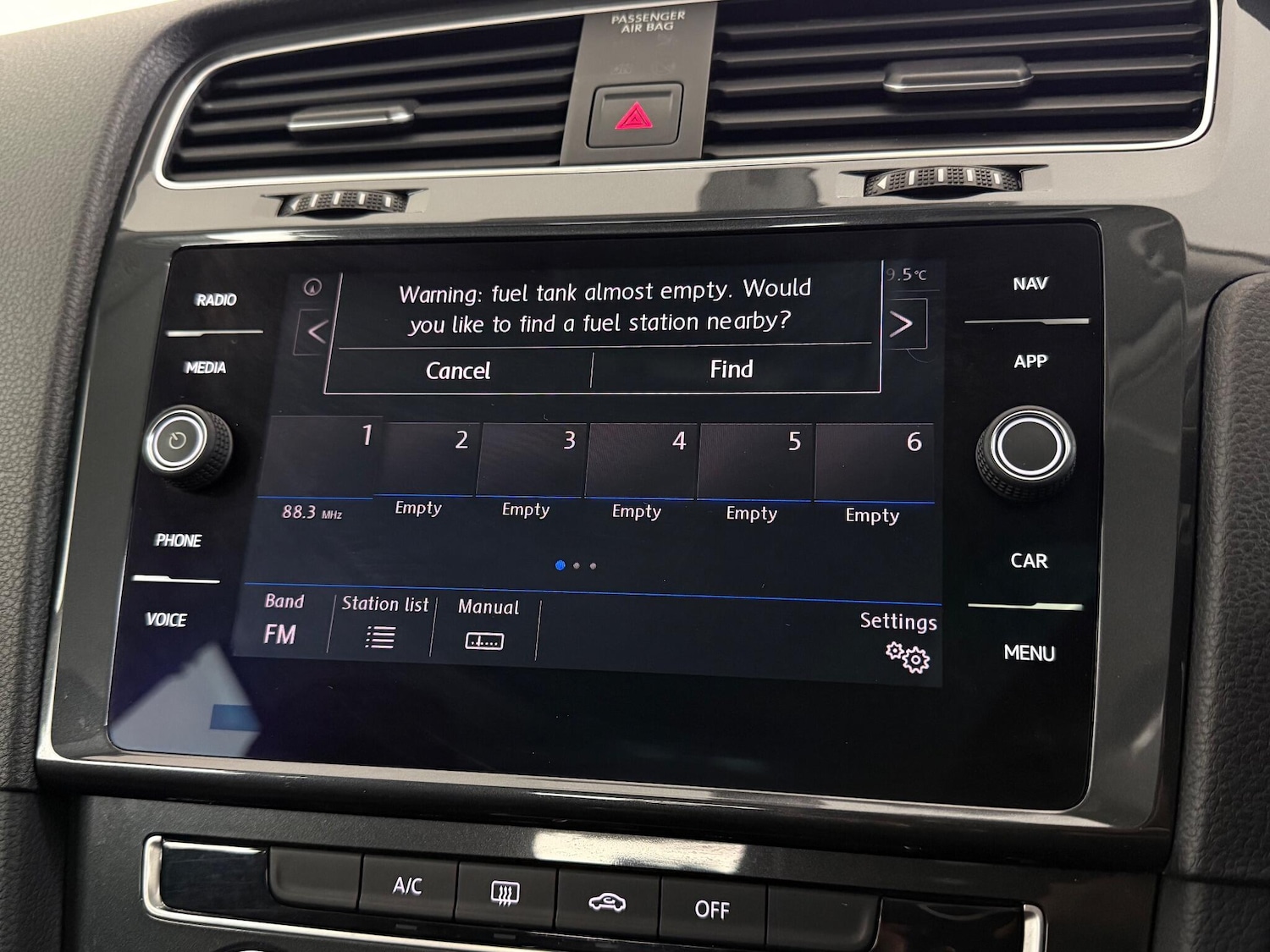 Used Volkswagen Golf 2019 for sale - 77260105: Photo 23