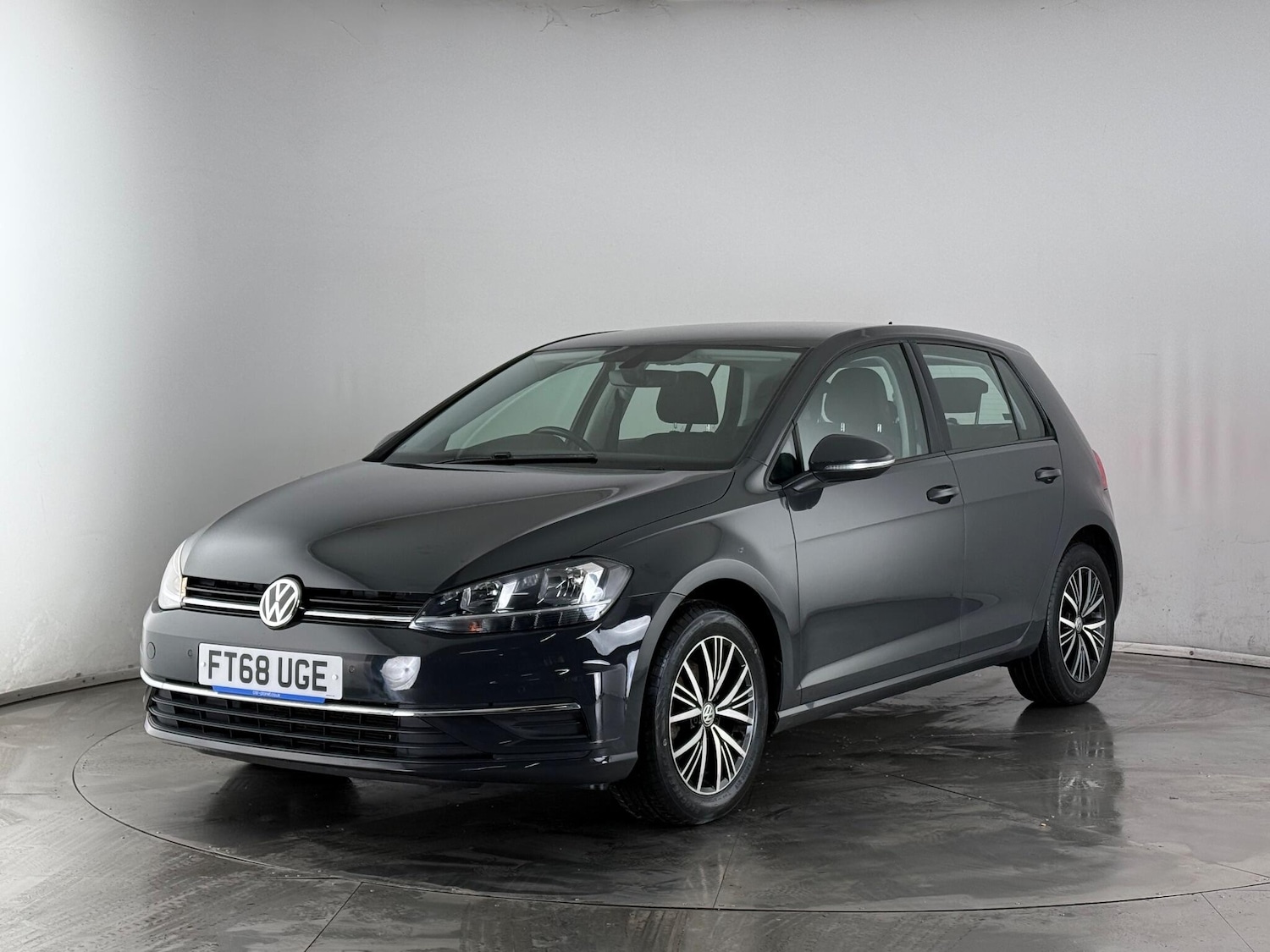 Used Volkswagen Golf 2019 for sale - 77260105: Photo 3