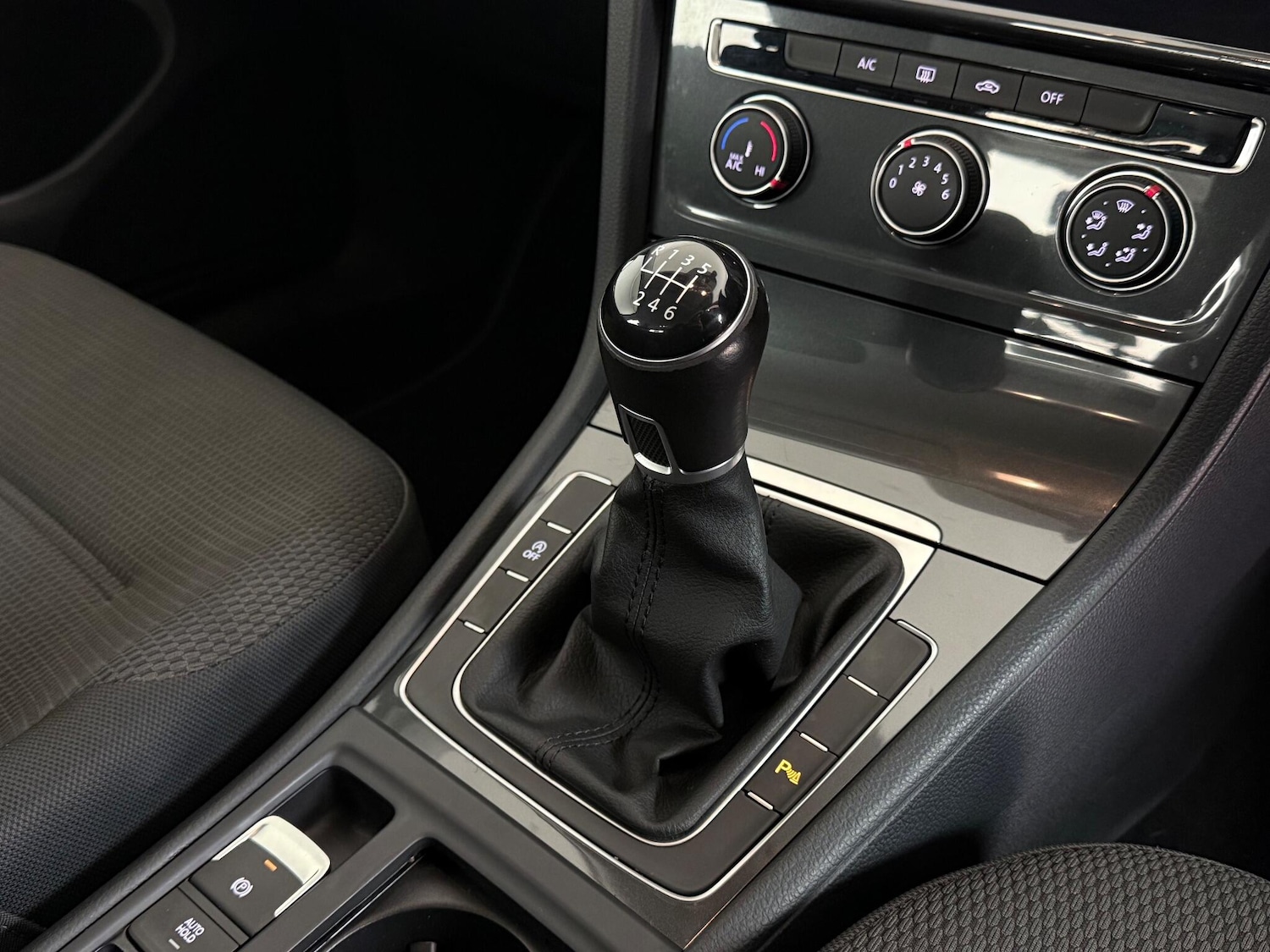 Used Volkswagen Golf 2019 for sale - 77260105: Photo 34