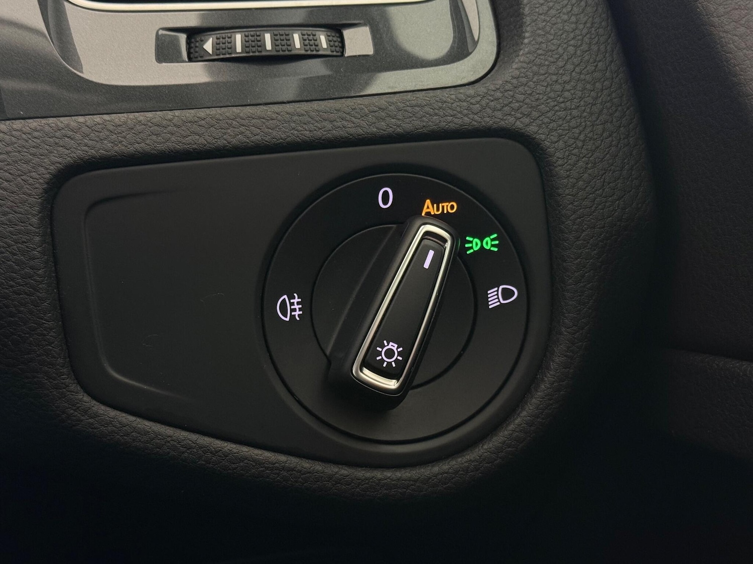 Used Volkswagen Golf 2019 for sale - 77260105: Photo 35