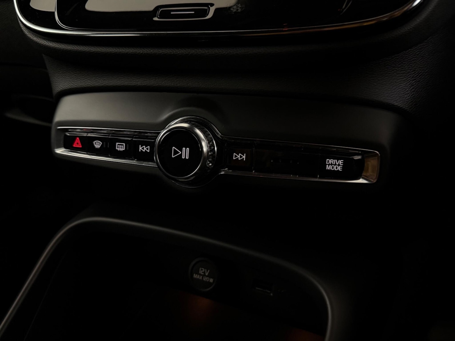 Used Volvo XC40 2021 for sale - 76466778: Photo 43