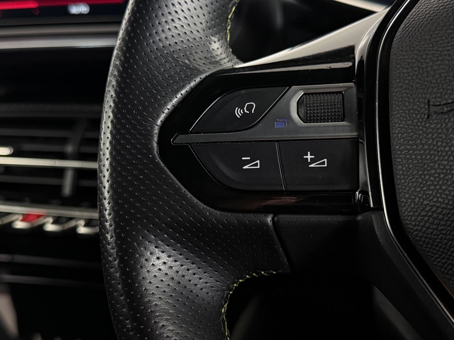 Used Peugeot 2008 2021 for sale - 77182861: Photo 19