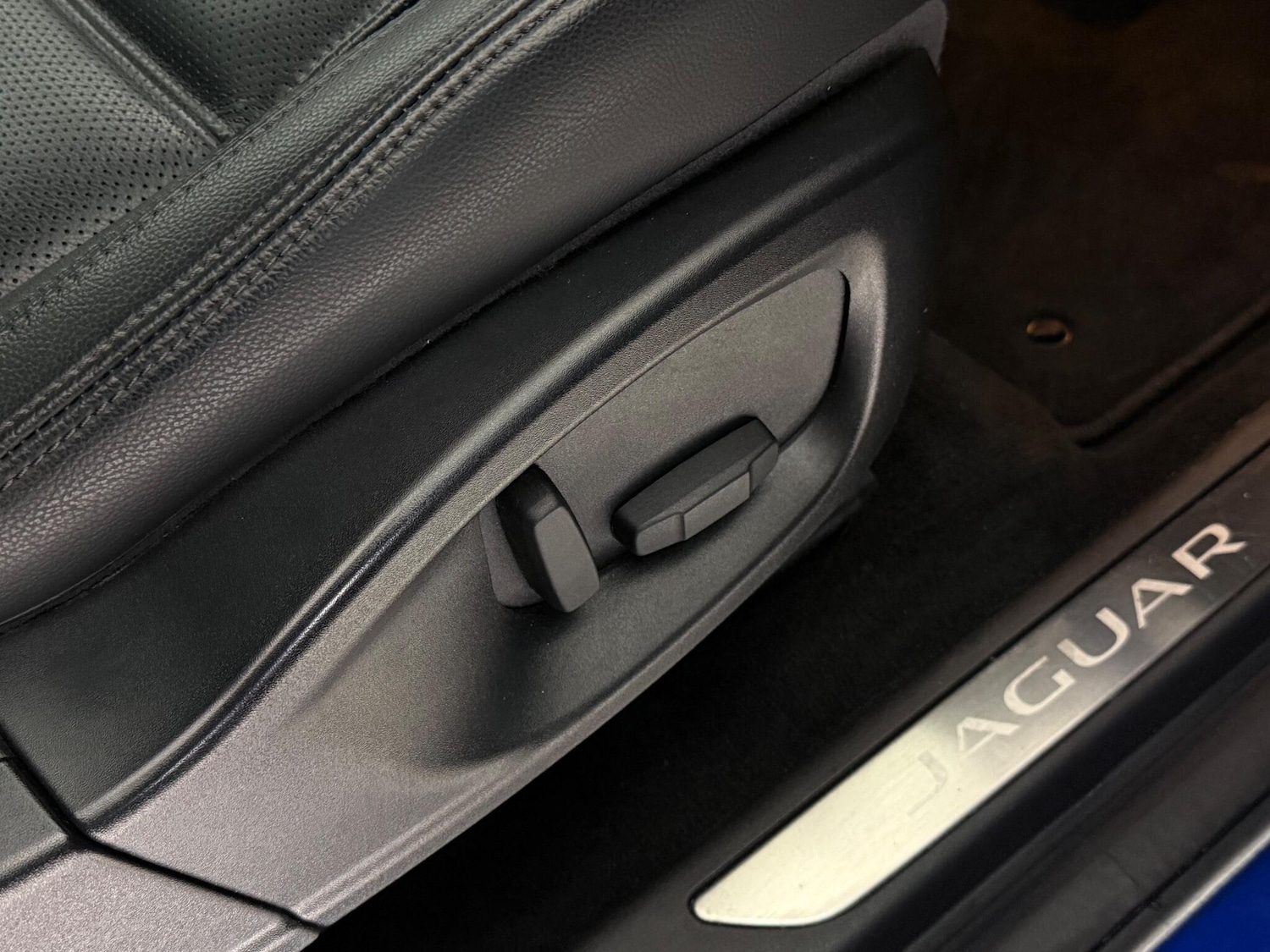 Used Jaguar E-Pace 2020 for sale - 76466752: Photo 18