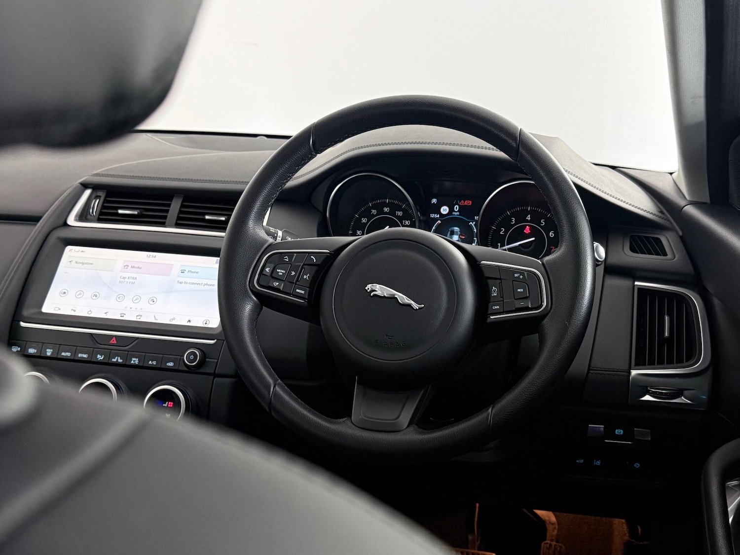 Used Jaguar E-Pace 2020 for sale - 76466752: Photo 24