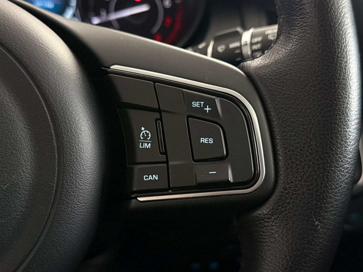 Used Jaguar E-Pace 2020 for sale - 76466752: Photo 27