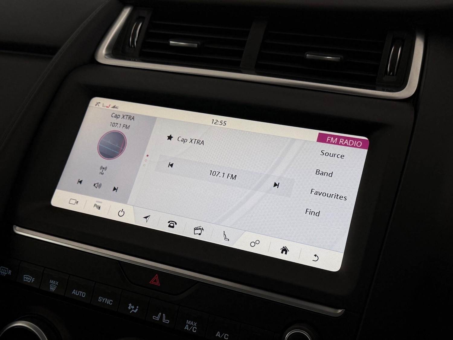 Used Jaguar E-Pace 2020 for sale - 76466752: Photo 33