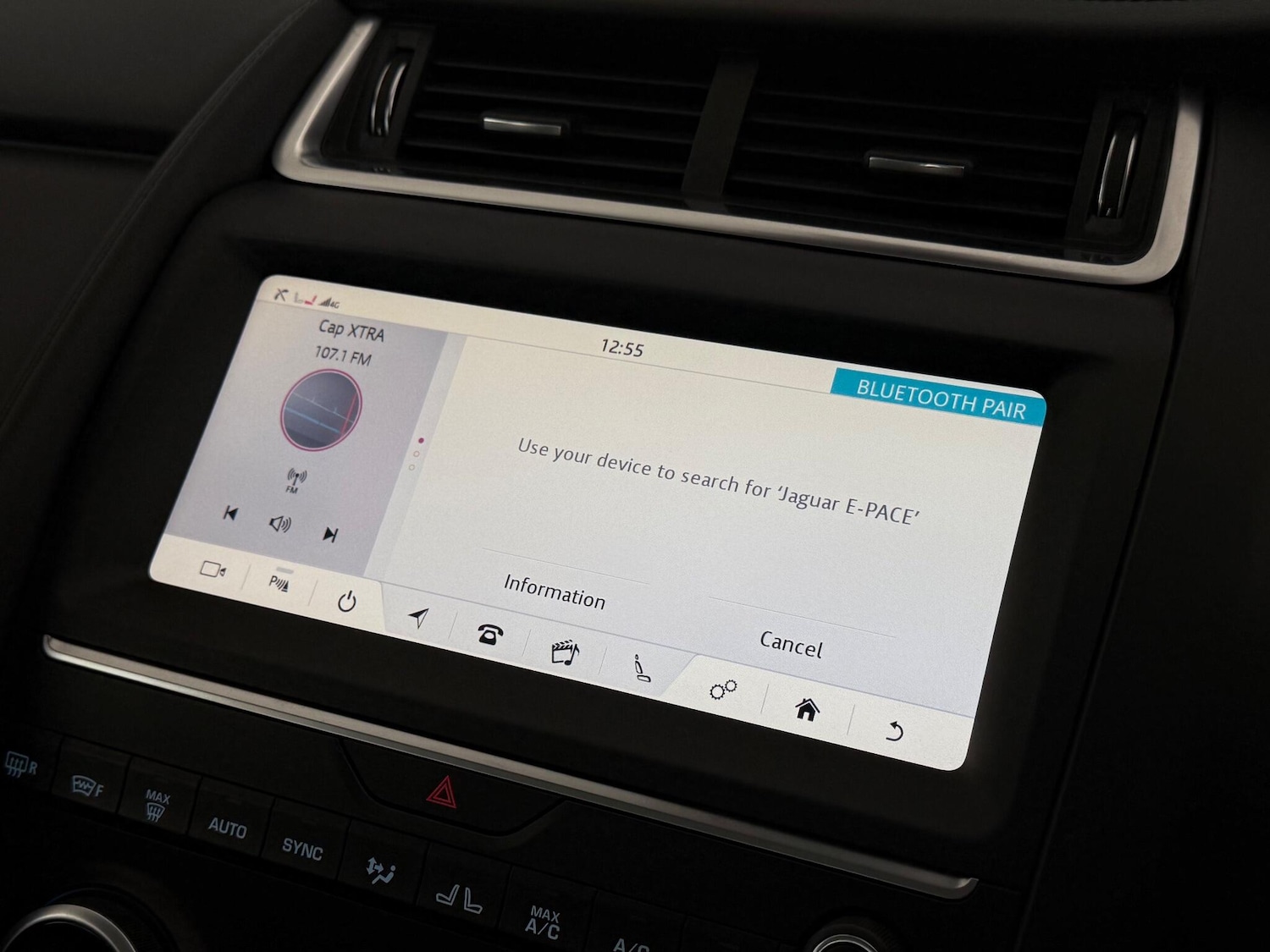 Used Jaguar E-Pace 2020 for sale - 76466752: Photo 34