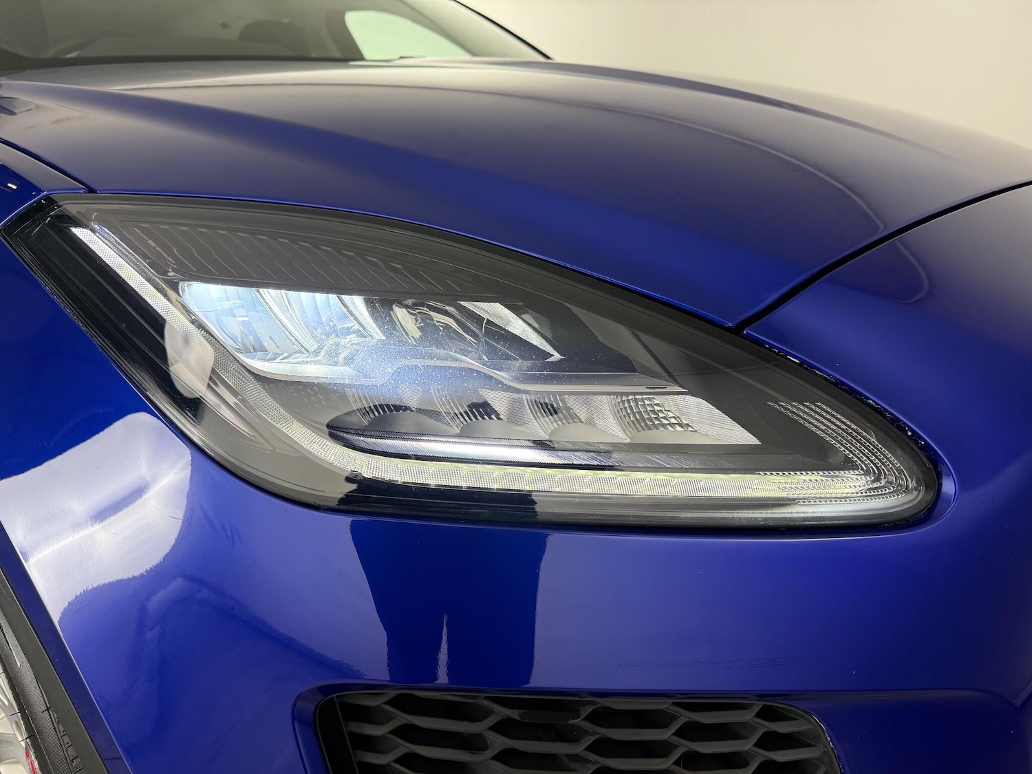 Used Jaguar E-Pace 2020 for sale - 76466752: Photo 8