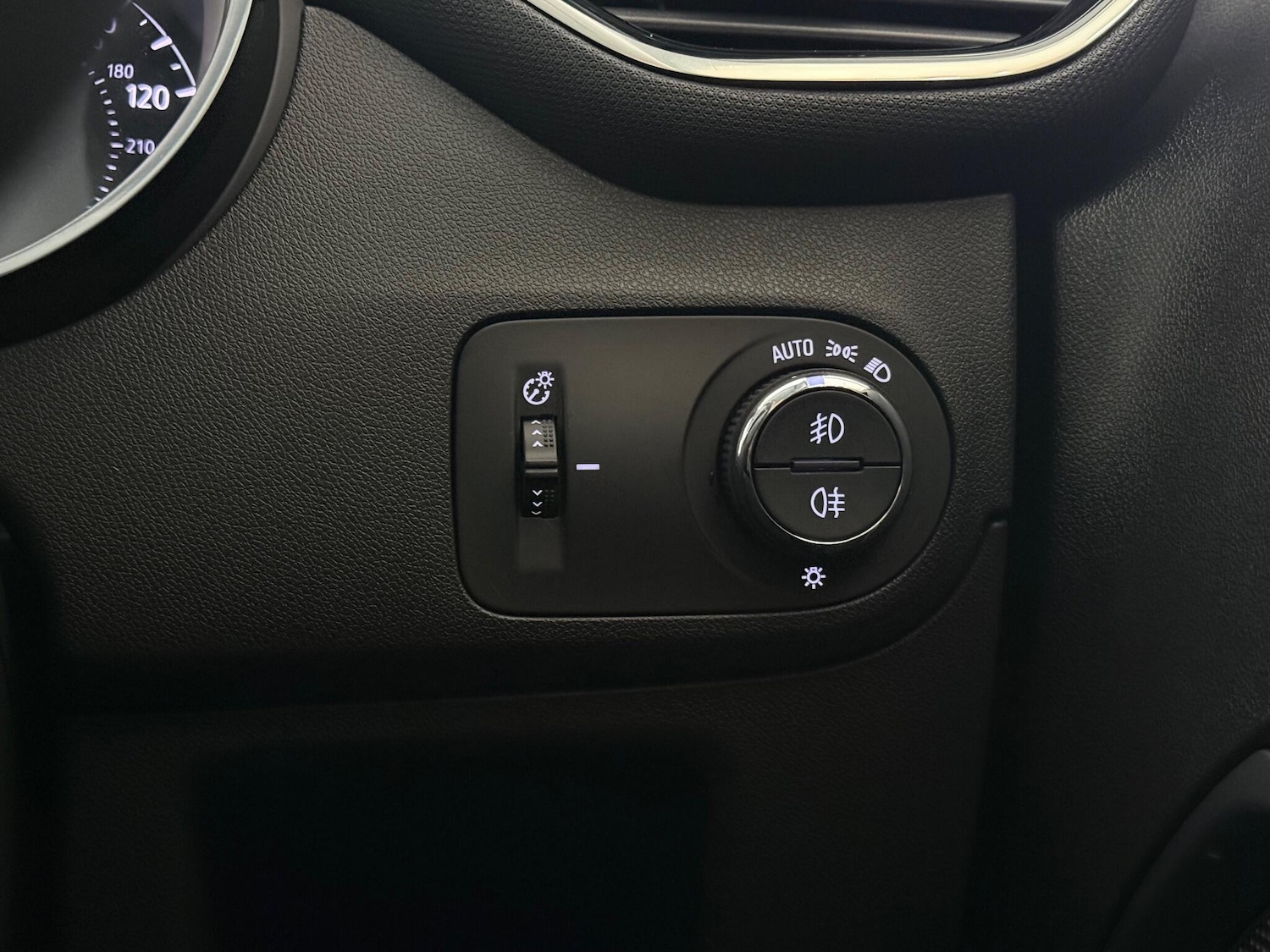 Used Vauxhall Crossland 2022 for sale - 77183154: Photo 21