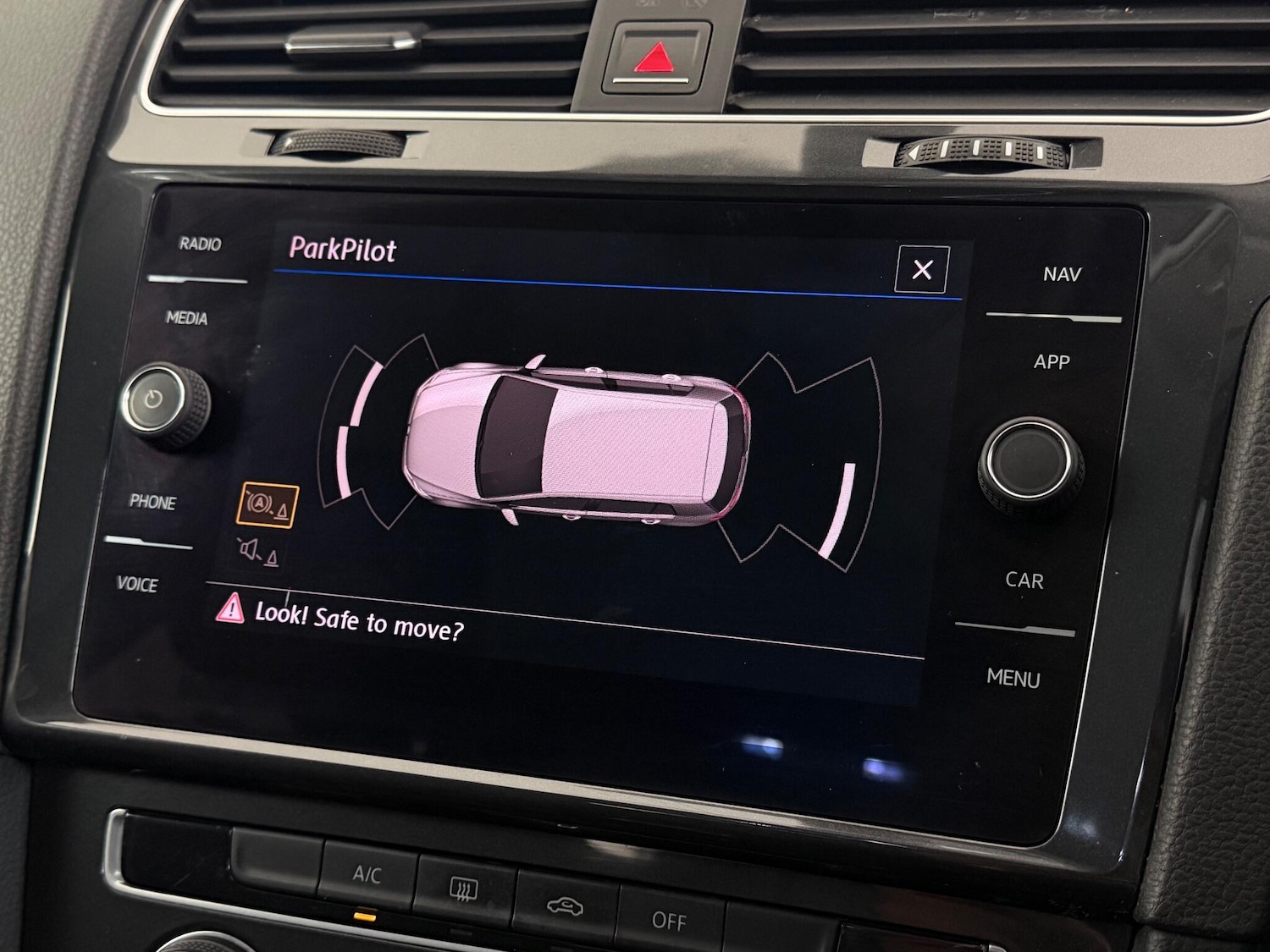 Used Volkswagen Golf 2017 for sale - 77917043: Photo 21