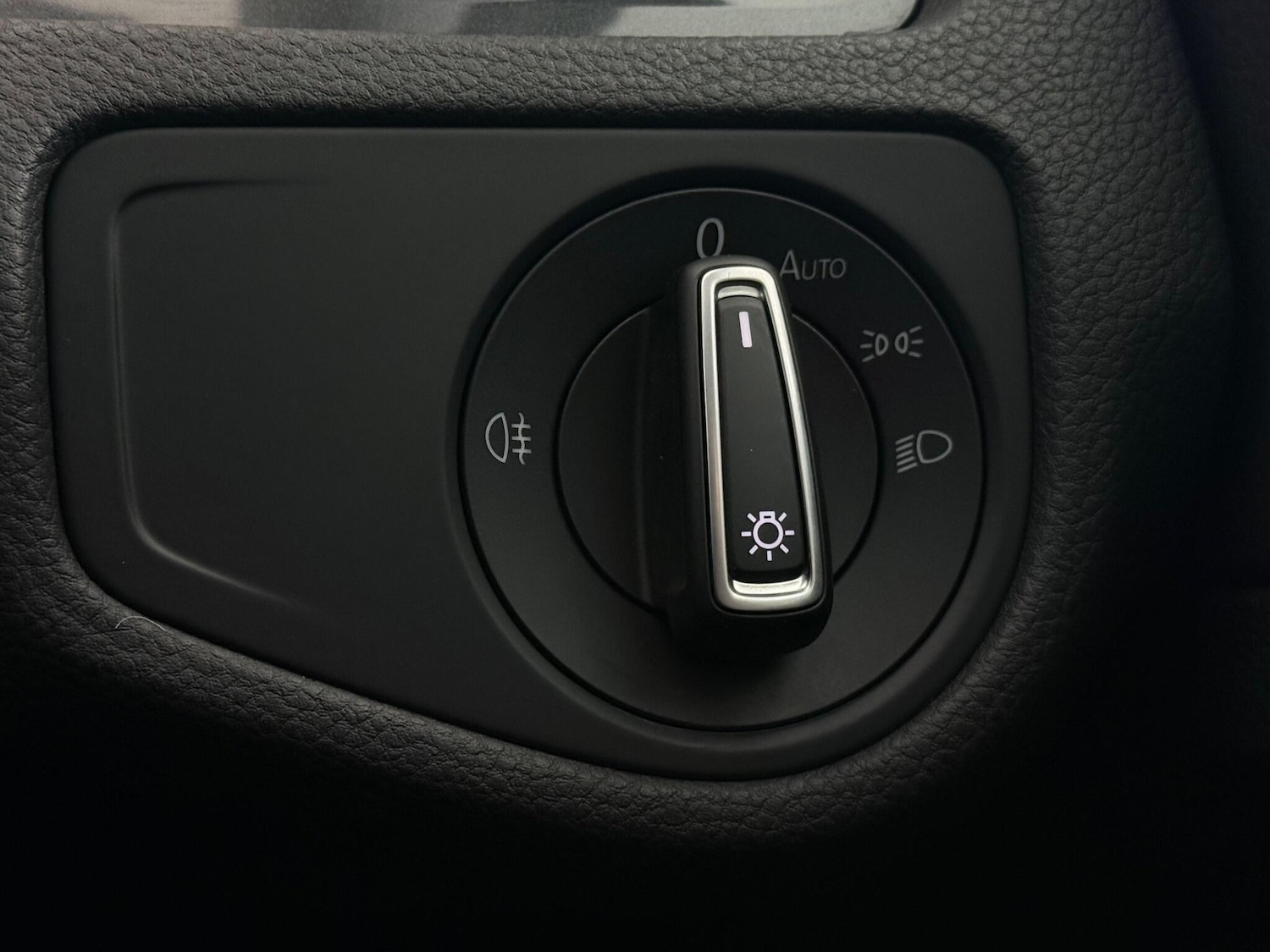 Used Volkswagen Golf 2017 for sale - 77917043: Photo 31