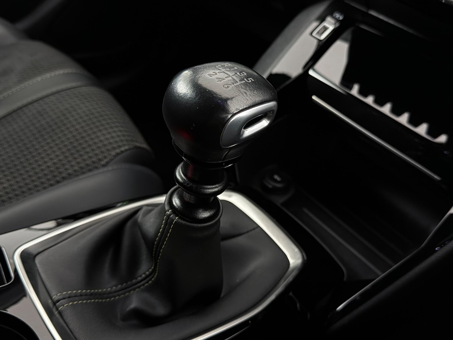 Used Peugeot 208 2021 for sale - 77222068: Photo 32