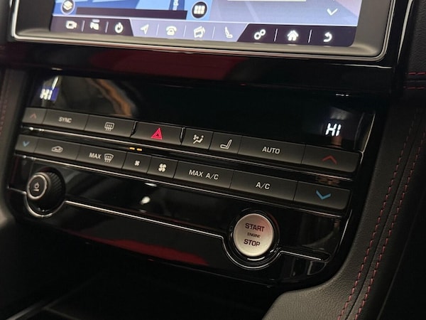 Used Jaguar F-Pace 2018 for sale - 75597187: Photo 40