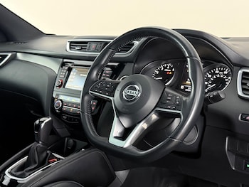 Used Nissan Qashqai 2017 for sale - 78855462: Photo