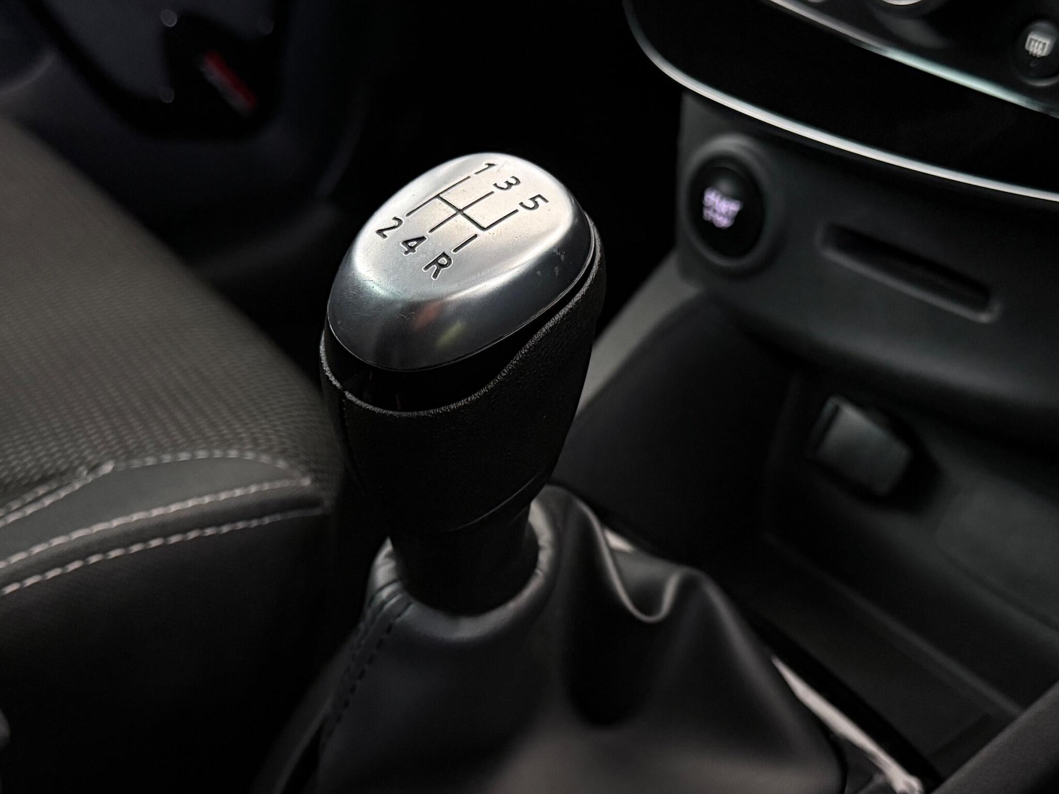 Used Renault Clio 2018 for sale - 77243266: Photo 26