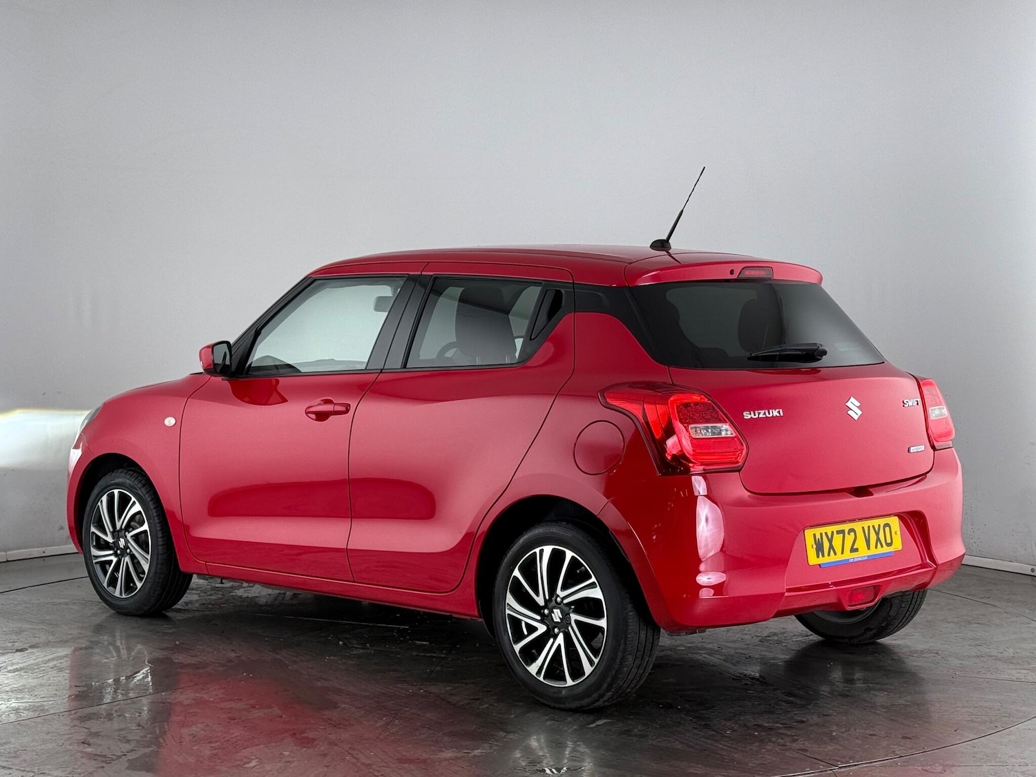 Used Suzuki Swift 2023 for sale - 77216701: Photo 3