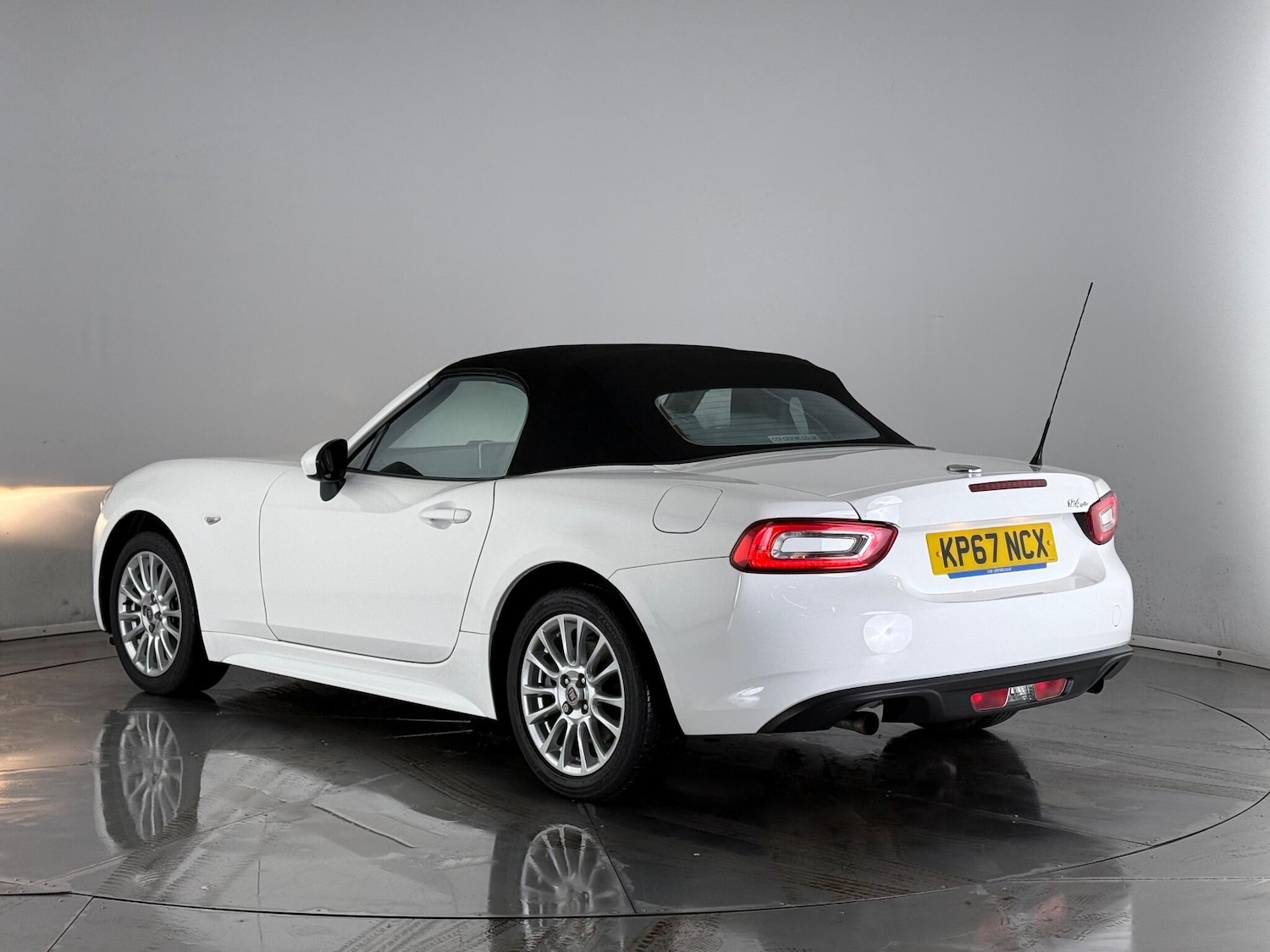 Used Fiat 124 Spider 2017 for sale - 77246117: Photo 11