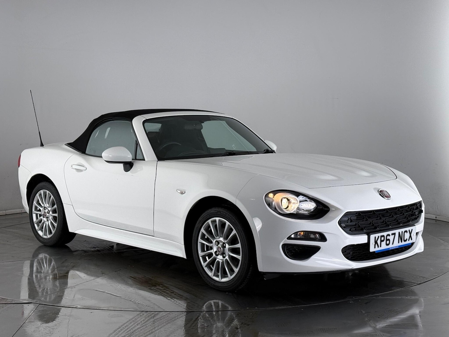 Used Fiat 124 Spider 2017 for sale - 77246117: Photo 8
