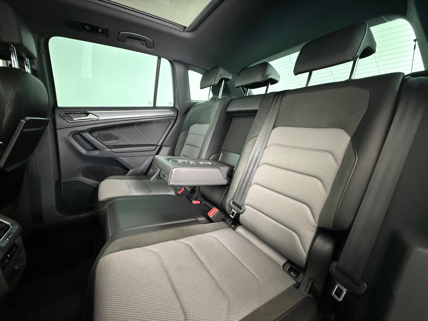 Used Volkswagen Tiguan 2017 for sale - 77243090: Photo 16