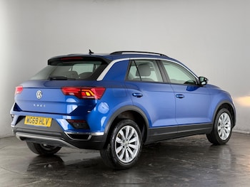 Used Volkswagen T-Roc 2019 for sale - 77511491: Photo