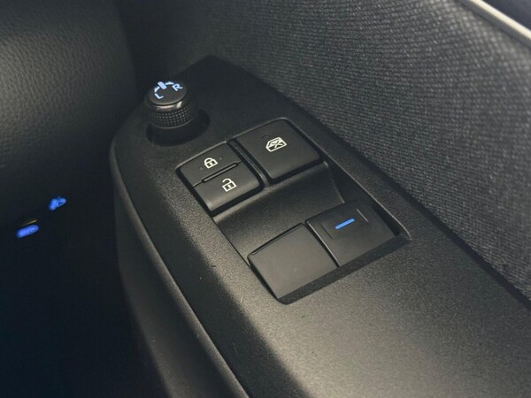Used Toyota Yaris 2020 for sale - 76216895: Photo 26