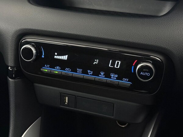 Used Toyota Yaris 2020 for sale - 76216895: Photo 38