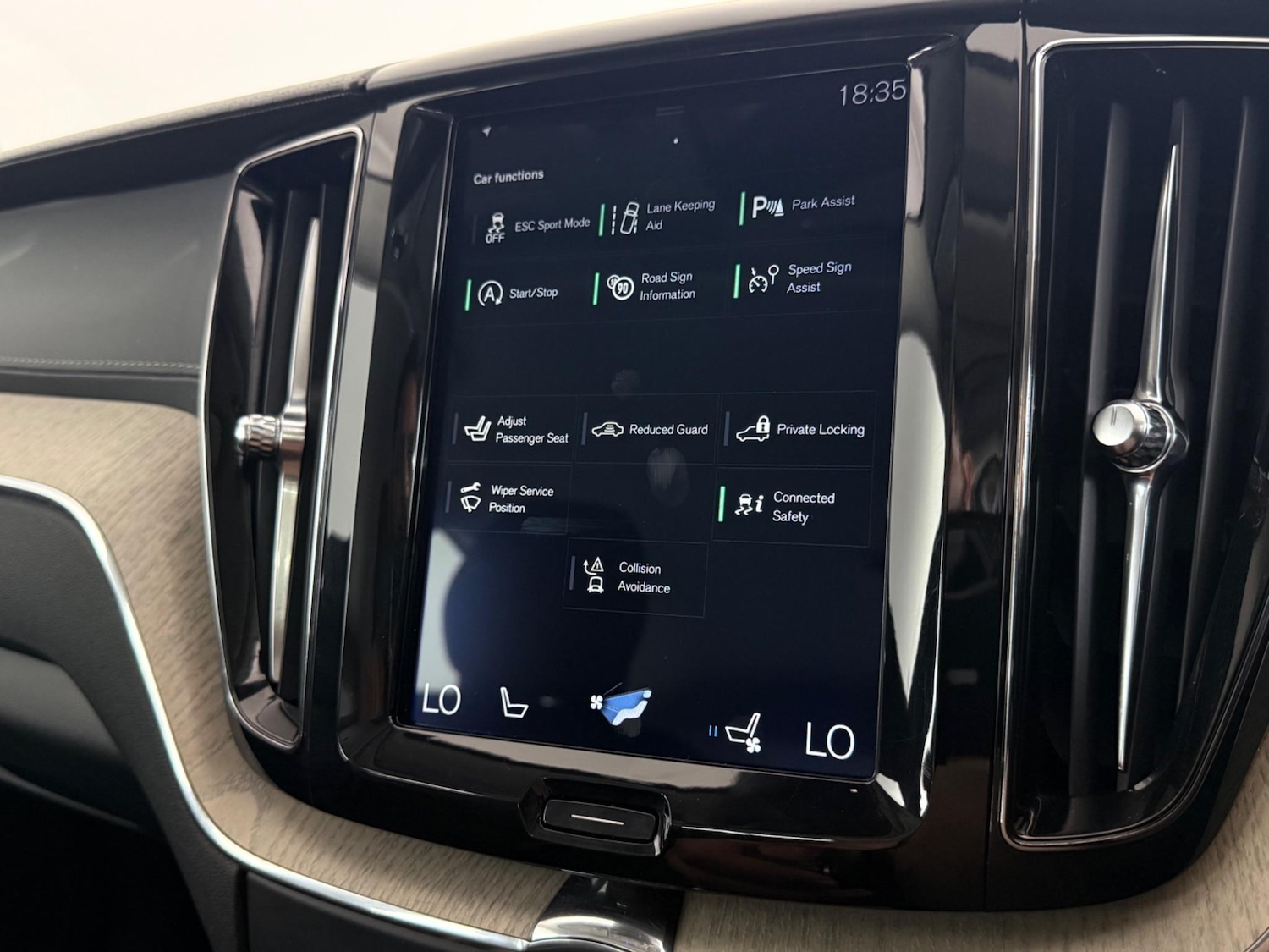 Used Volvo XC60 2018 for sale - 77182779: Photo 33