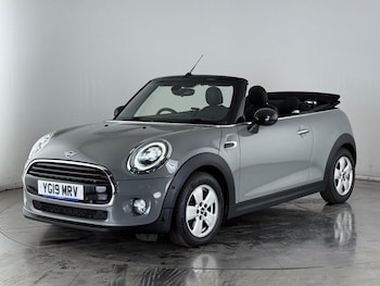 Used MINI Convertible 2019 for sale - 75642620: Photo