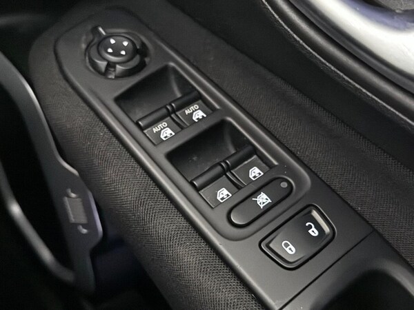 Used Jeep Renegade 2018 for sale - 75630947: Photo 24