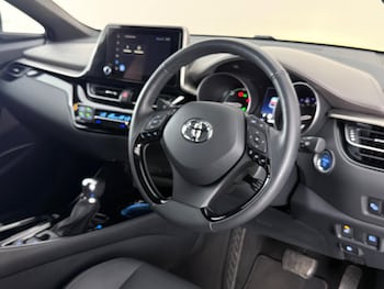 Used Toyota C-HR 2023 for sale - 79366518: Photo