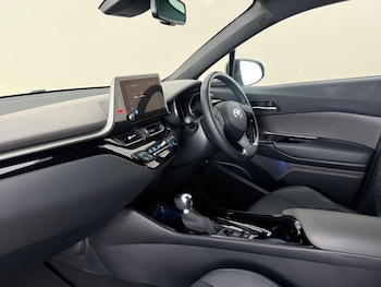 Used Toyota C-HR 2023 for sale - 79366518: Photo