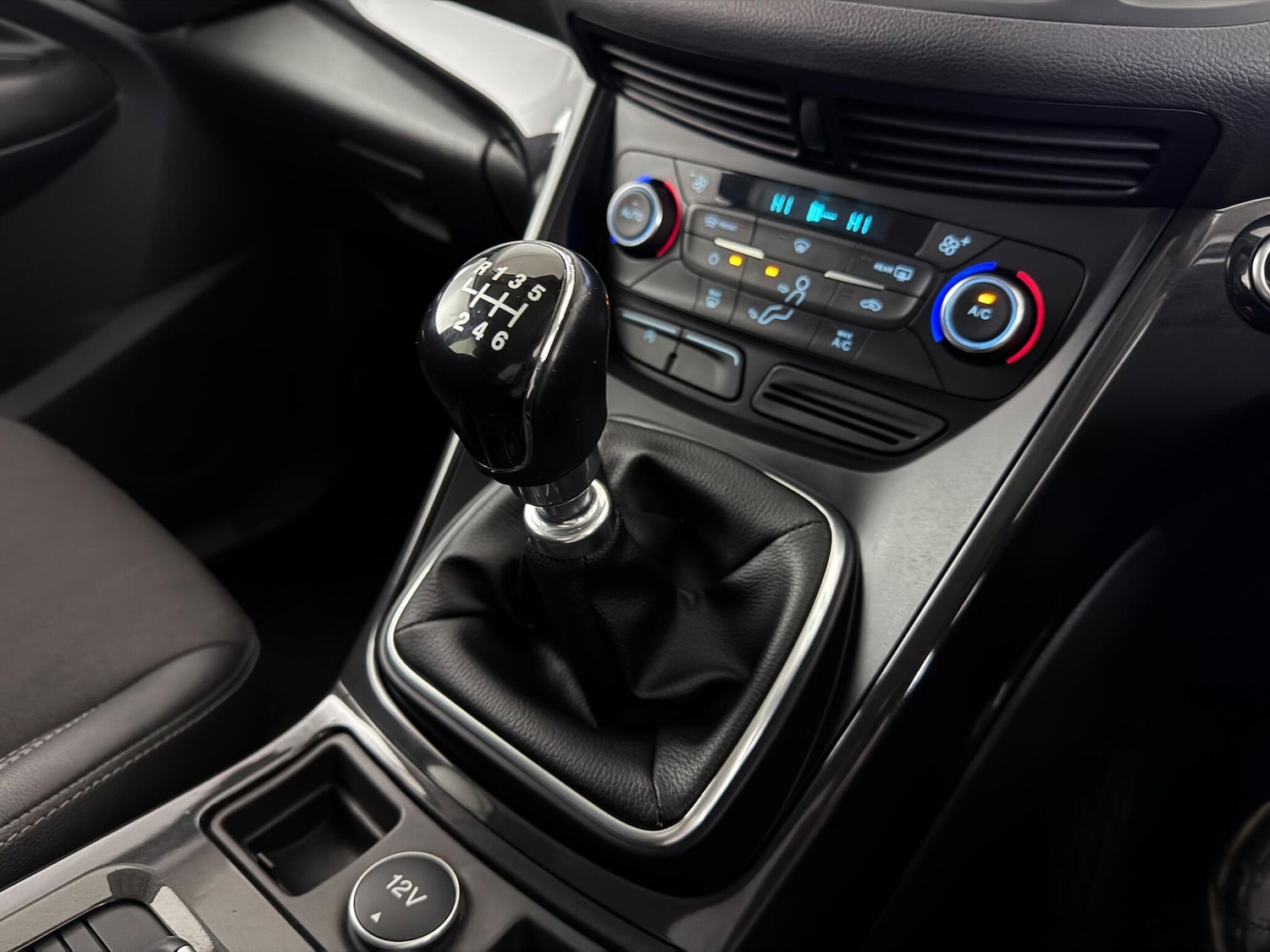 Used Ford Kuga 2017 for sale - 76467329: Photo 40