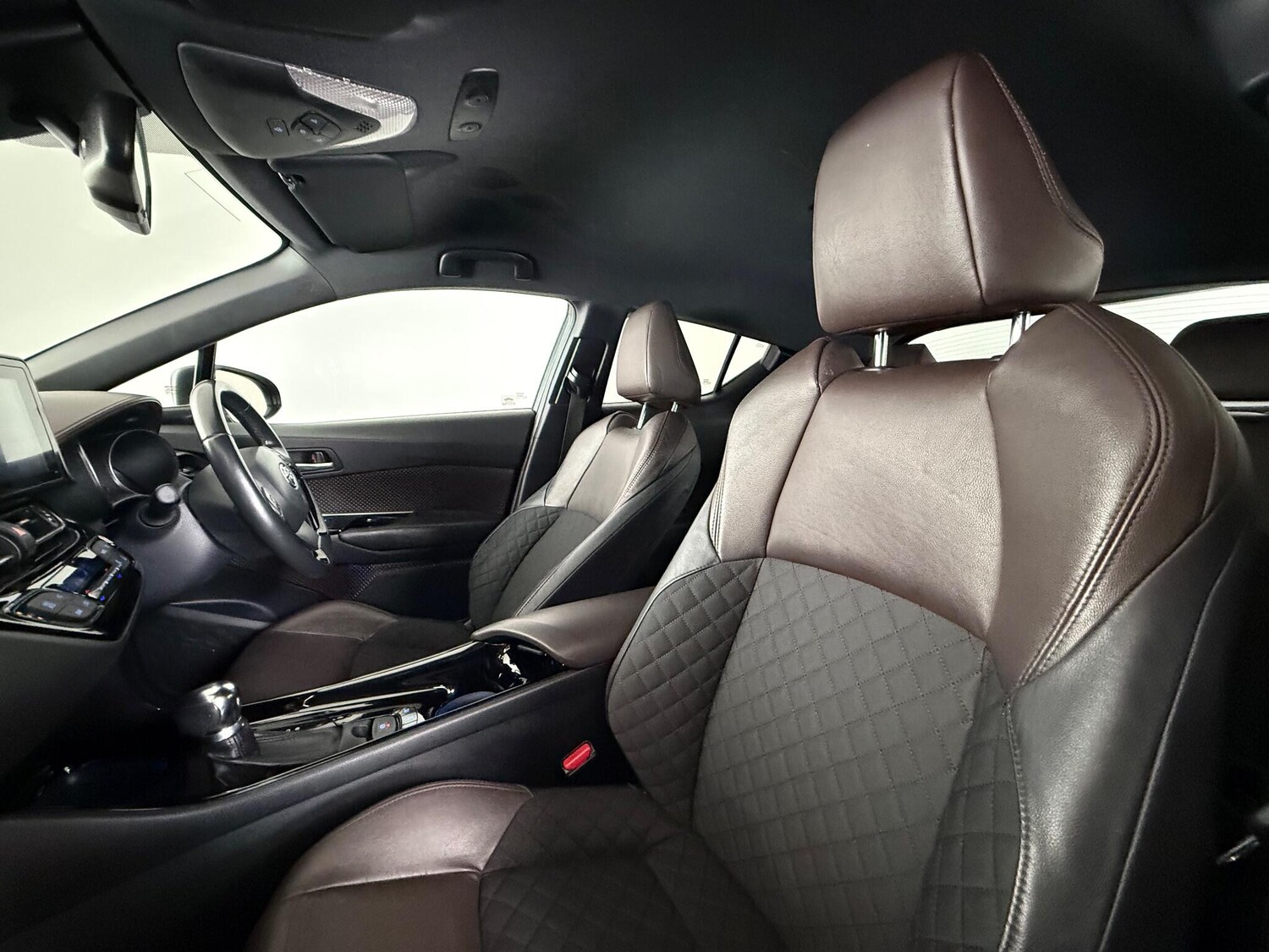 Used Toyota C-HR 2018 for sale - 77497641: Photo 11