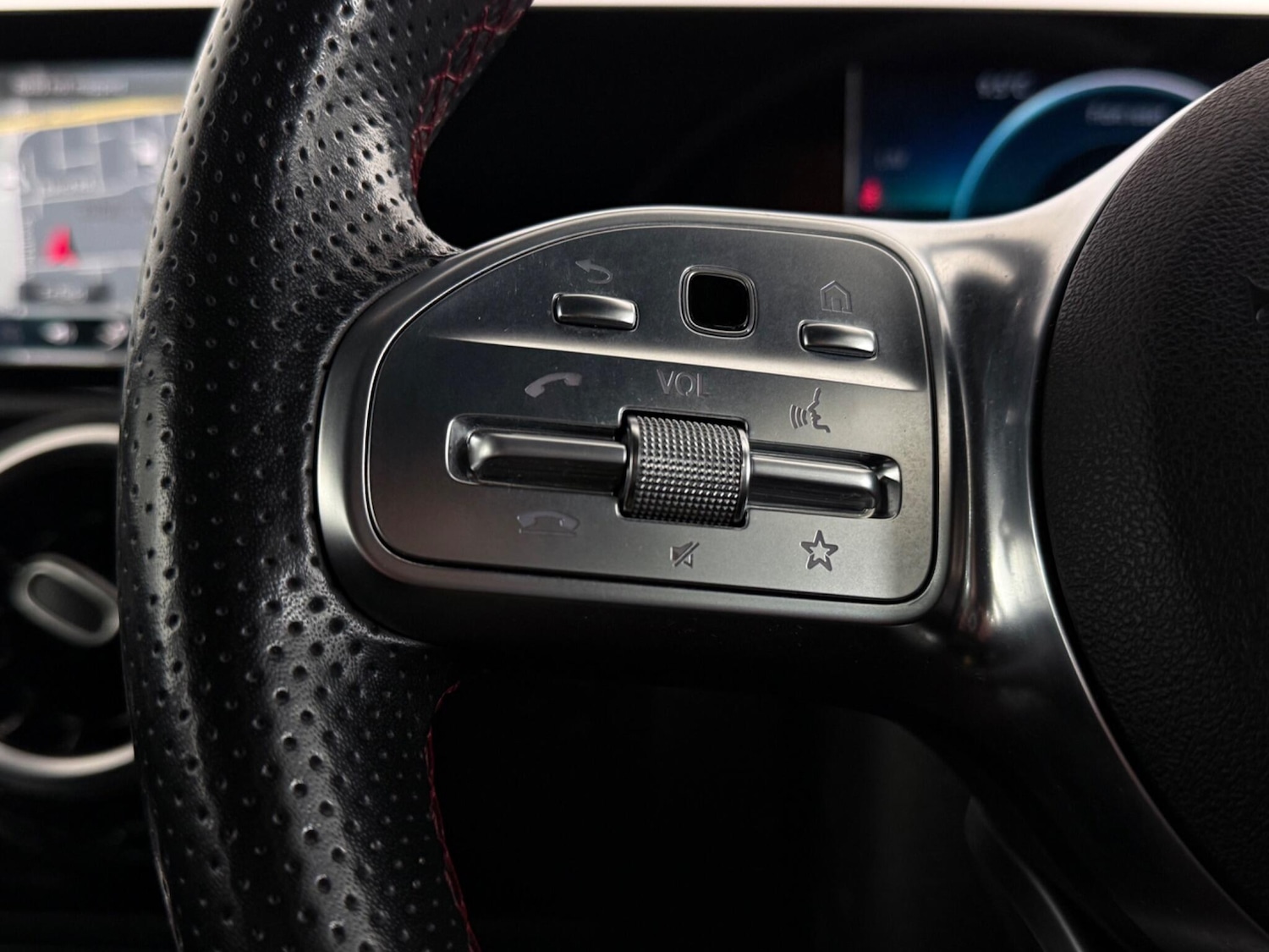 Used Mercedes-Benz A-Class 2018 for sale - 77979736: Photo 16