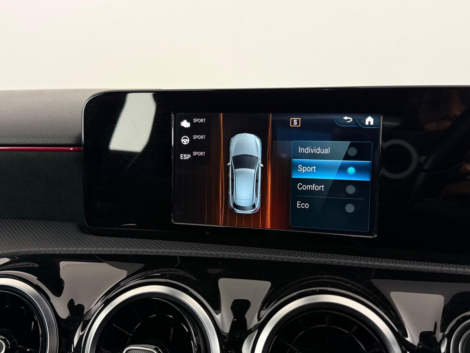 Used Mercedes-Benz A-Class 2018 for sale - 77979736: Photo 24