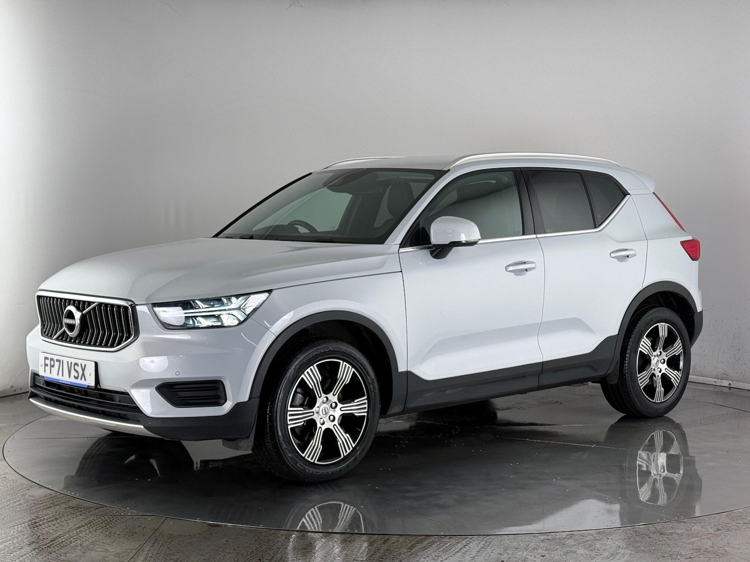 Used Volvo XC40 2022 for sale - 76467225: Photo 3