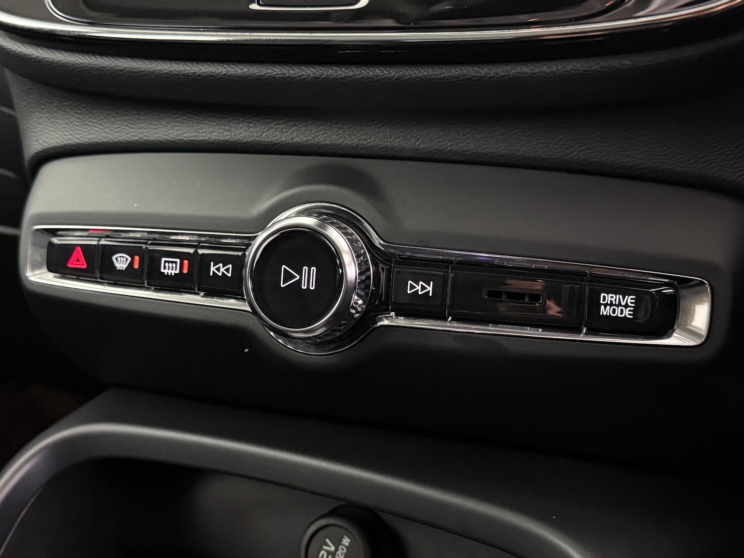 Used Volvo XC40 2022 for sale - 76467225: Photo 45