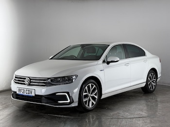 Used Volkswagen Passat 2021 for sale - 76976115: Photo