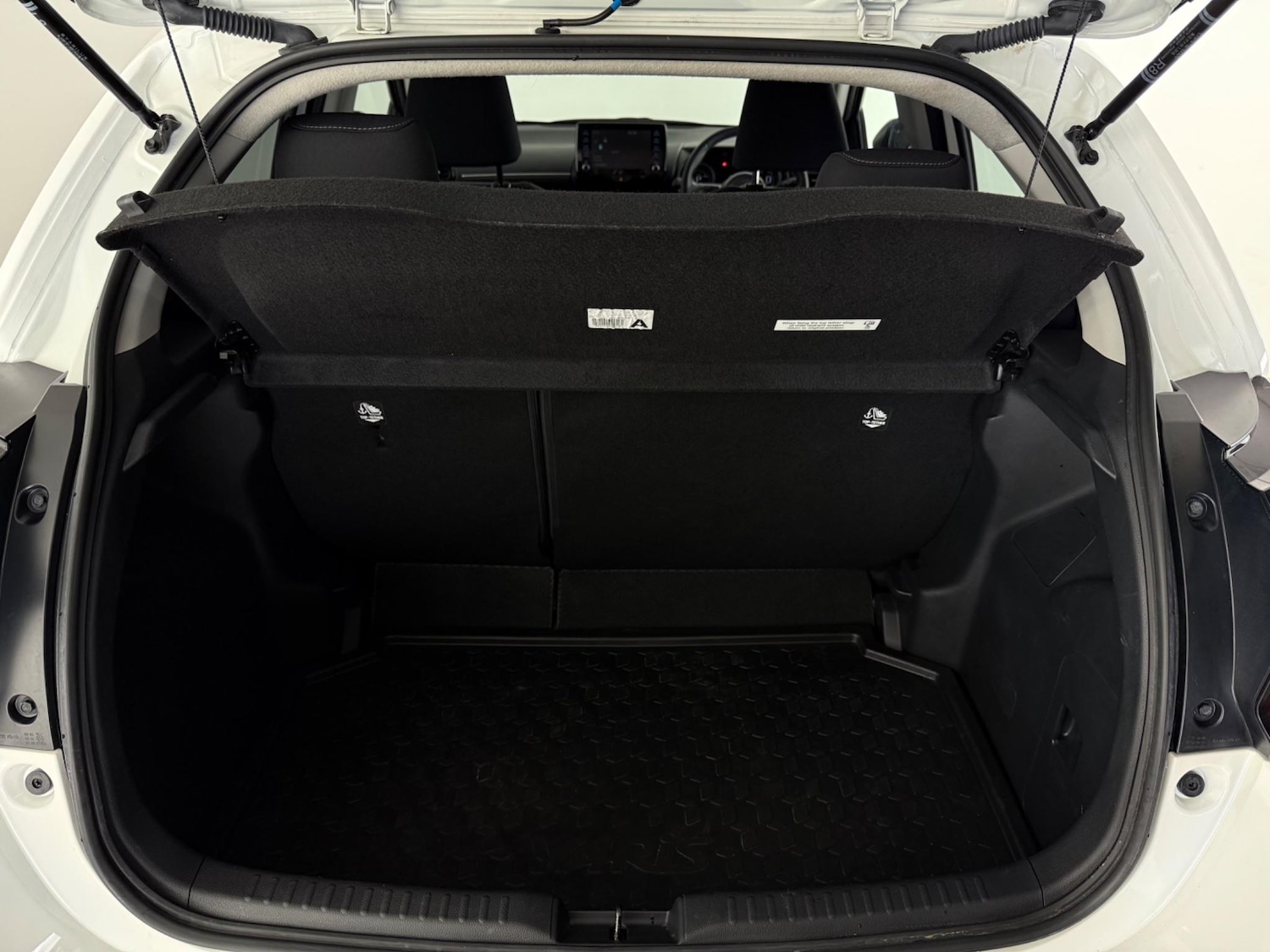 Used Toyota Yaris 2022 for sale - 76511853: Photo 13