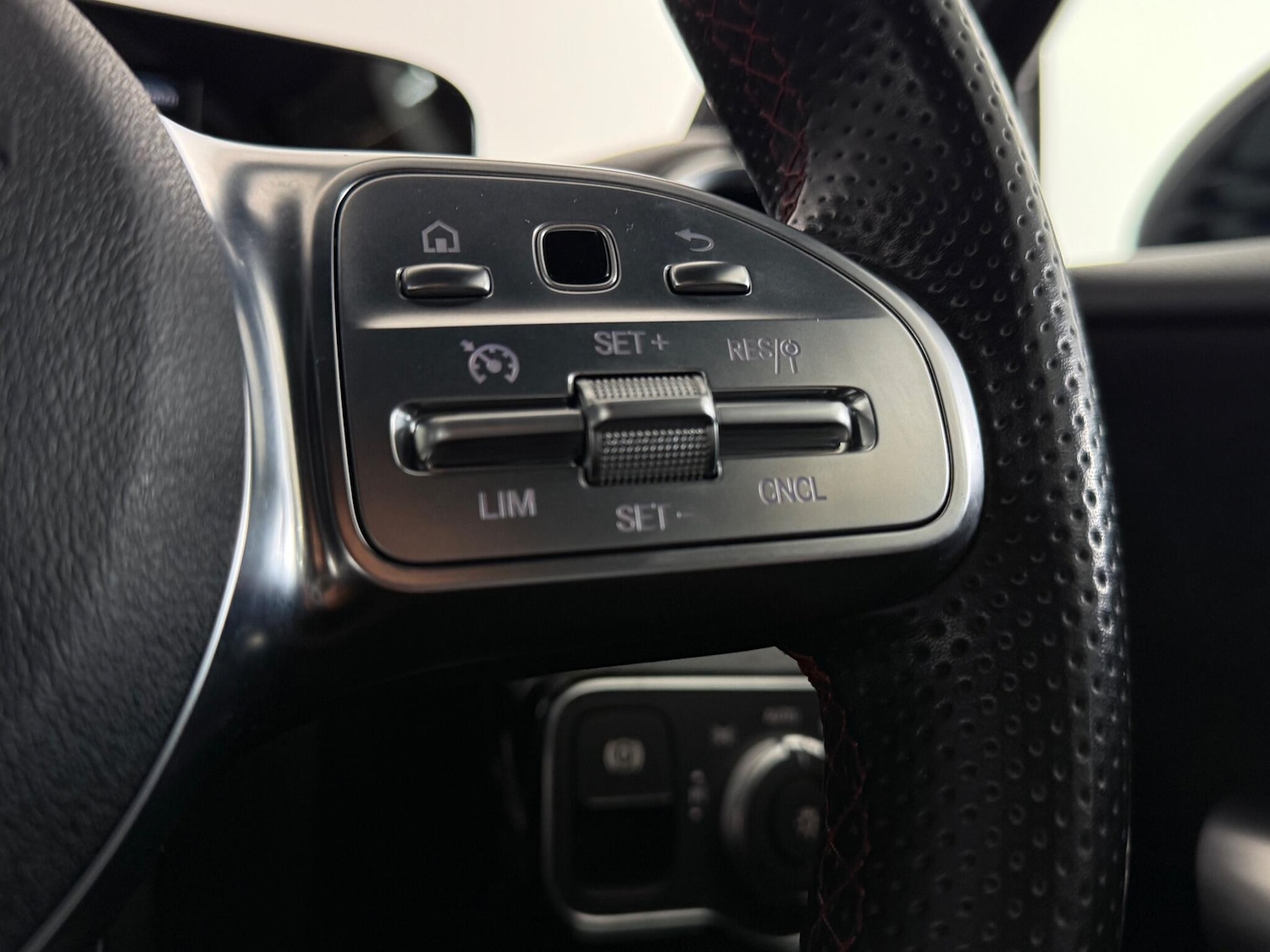 Used Mercedes-Benz A-Class 2018 for sale - 77259693: Photo 16