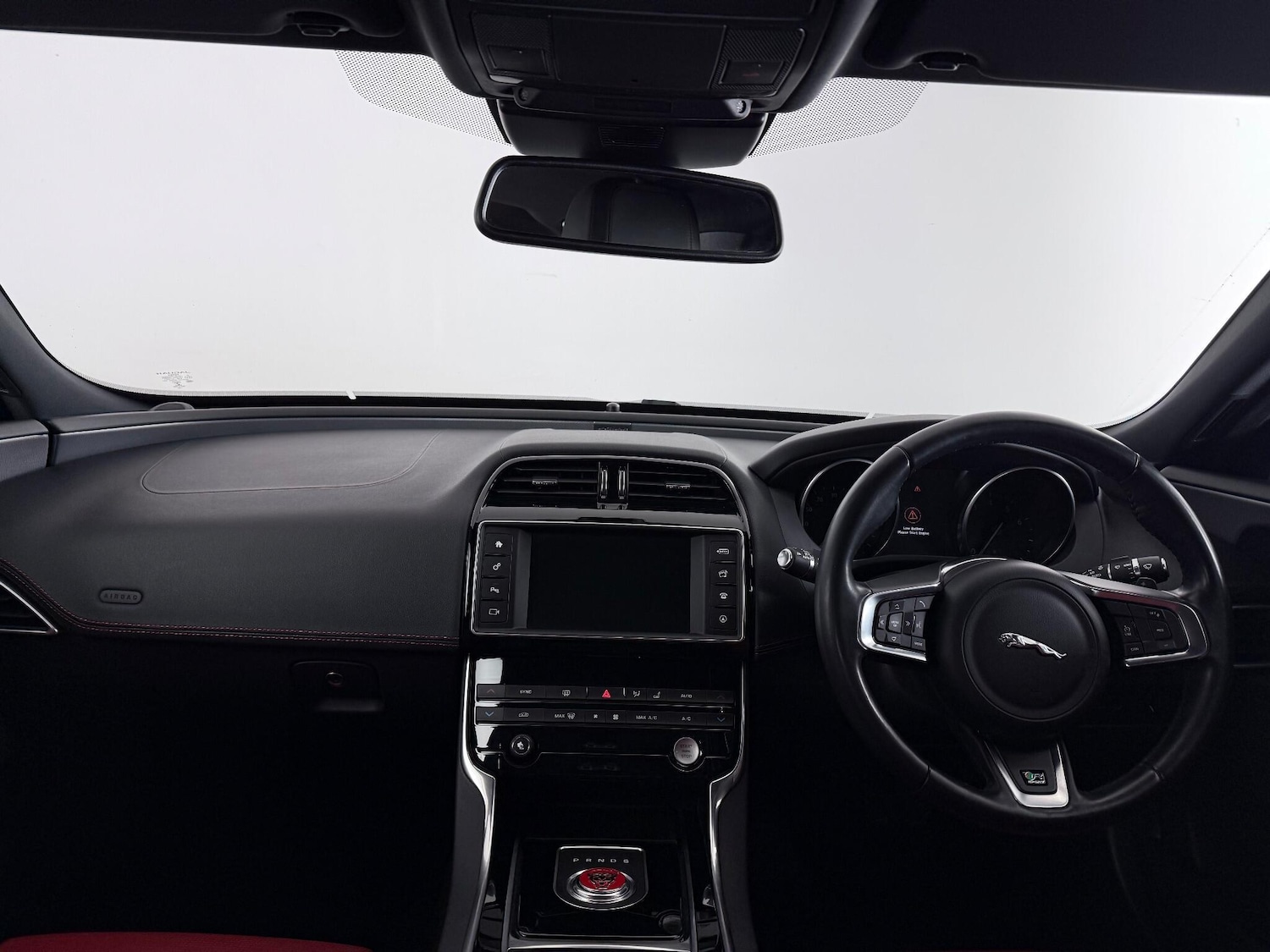 Used Jaguar XE 2016 for sale - 77246832: Photo 17