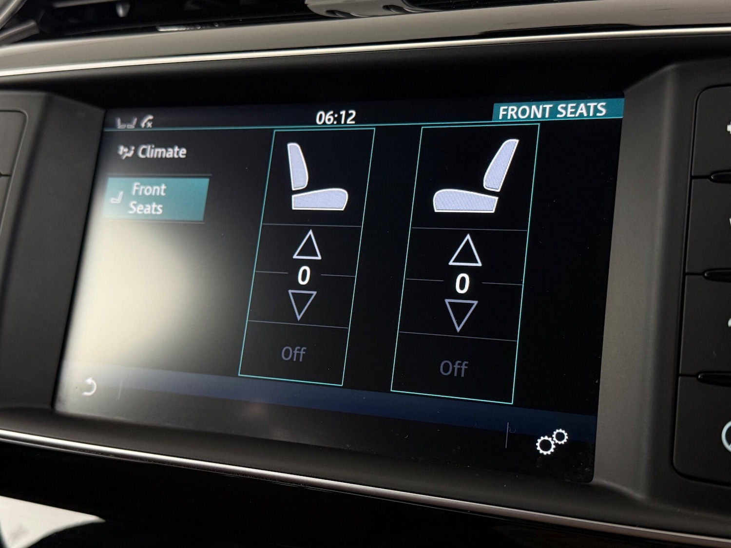 Used Jaguar XE 2016 for sale - 77246832: Photo 26