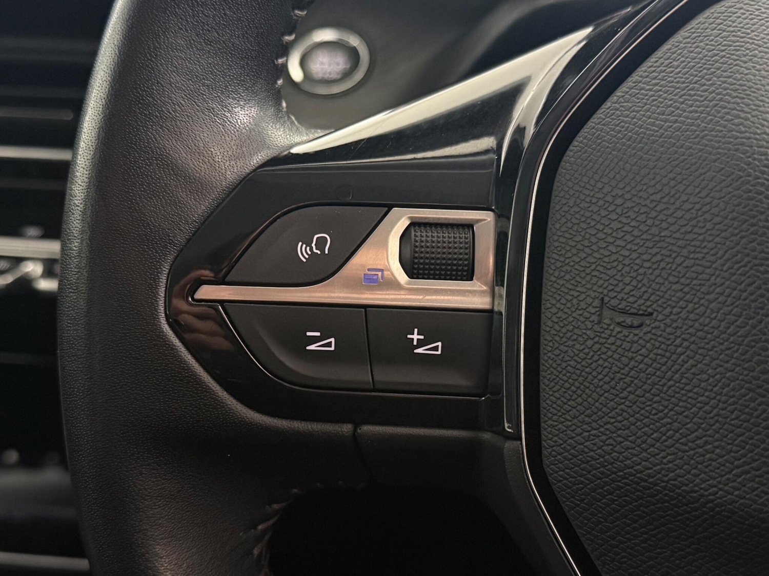 Used Peugeot 2008 2020 for sale - 77243912: Photo 18