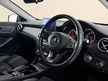 Used Mercedes-Benz GLA 2019 for sale - 79658512: Photo